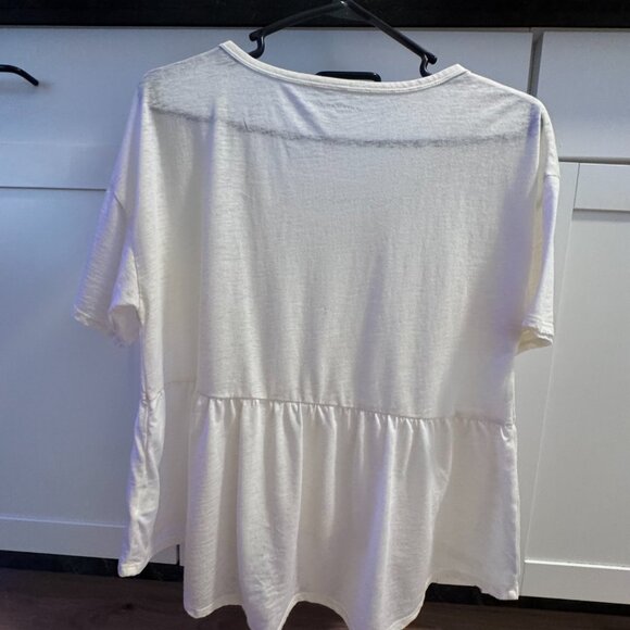 AE Light Cream/Yellow Flowy Top, Small (Free Shipping) - Picture 2 of 5